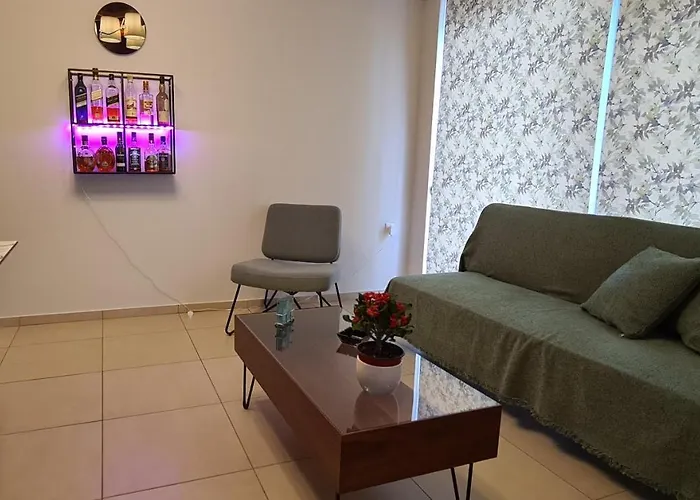 아파트 Folitsa A Lovely House 코스 타운